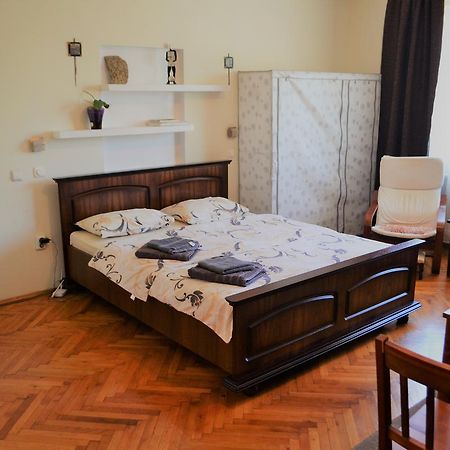 Апартаменты Studio Брашов Экстерьер фото